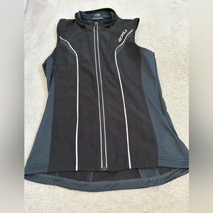 EUC 2xu running vest